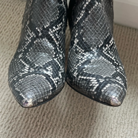 Steve Madden Subtle Snake Embossed
Chelsea Boot (Women) - Picture 5 of 9